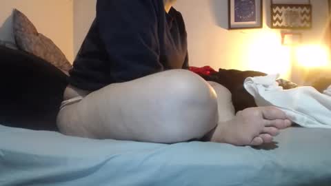 Snapshot of alynfoxx chatting on September 28, 3:34 am Alyn Maria online show from September 28, 3:34 am