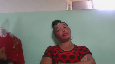 Snapshot of alypierette chatting on November 19, 7:41 am alypierette online show from November 19, 7:41 am