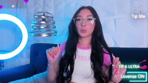 sopie online show from January 11, 2:04 pm