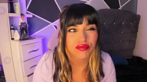 Snapshot of alysa_magic chatting on July 21, 6:10 pm alysa magic online show from July 21, 6:10 pm