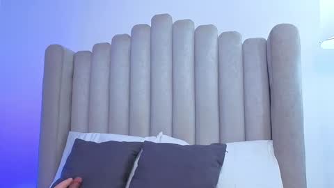 alysha_xia_ online show from March 8, 3:54 am