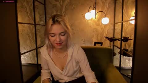 Alysia online show from October 5, 1:42 pm