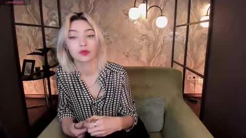 Alysia online show from November 8, 2:06 pm