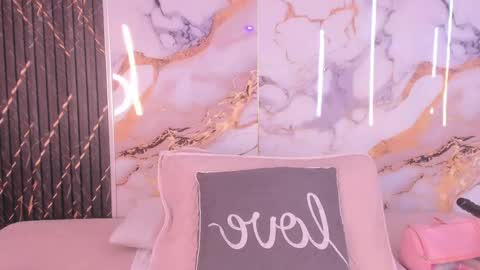 alyson__a online show from April 19, 1:21 pm