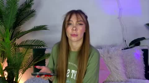 Alyson online show from June 29, 5:46 pm