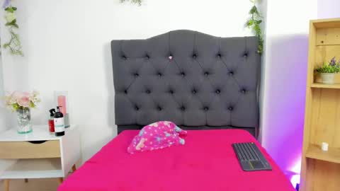 alyssa_joness online show from February 26, 4:14 am