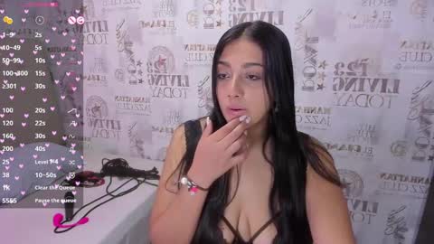 Snapshot of alyssa_park chatting on February 26, 7:27 pm  ALYSSA   online show from February 26, 7:27 pm