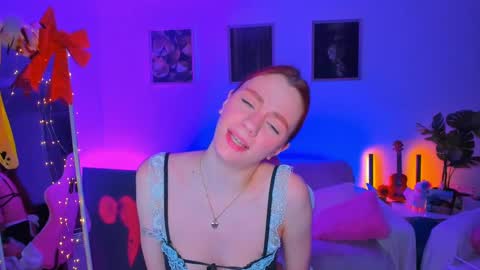 alyssa_smitt online show from February 26, 7:49 pm