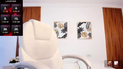 alyssabeauty_ online show from May 25, 7:09 pm