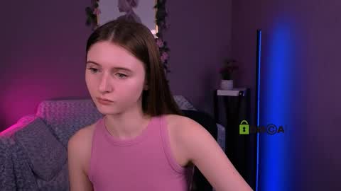 alyssamoan online show from December 14, 10:20 am