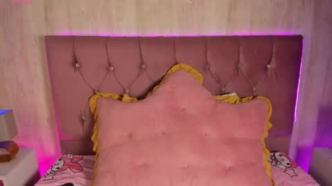 Alyy online show from April 22, 8:32 pm