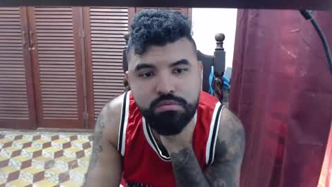 Snapshot of alz_hunter chatting on September 27, 1:49 pm alz_hunter online show from September 27, 1:49 pm