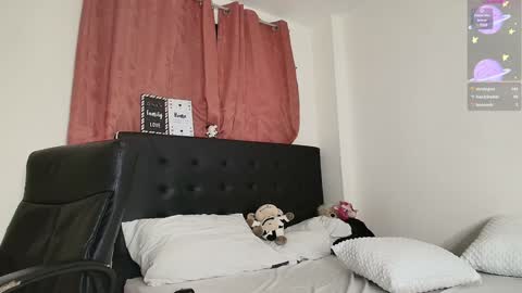 Snapshot of amabella_w chatting on January 27, 11:00 pm Isabella online show from January 27, 11:00 pm