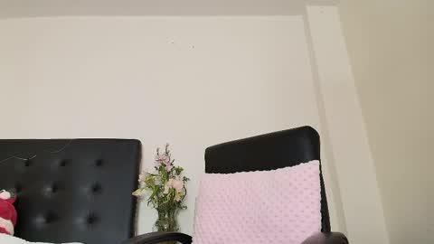 Snapshot of amabella_w chatting on March 8, 7:53 pm Isabella online show from March 8, 7:53 pm