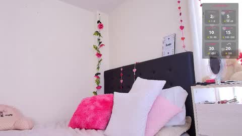 Snapshot of amabella_w chatting on September 11, 7:03 pm Isabella online show from September 11, 7:03 pm