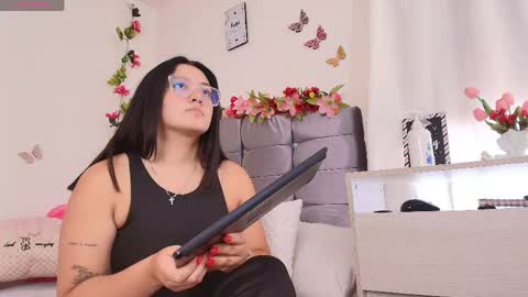 Isabella online show from April 20, 9:05 pm