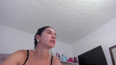 Snapshot of amadamar chatting on June 19, 5:39 pm valentia online show from June 19, 5:39 pm