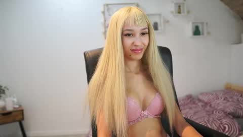 Amai  Liu online show from September 25, 6:11 pm