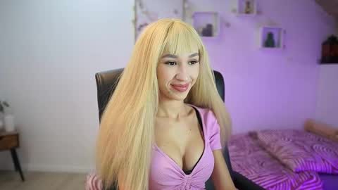 Amai  Liu online show from November 8, 6:51 pm