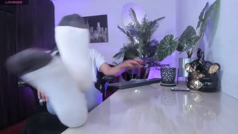 Snapshot of amaia_bushida chatting on March 2, 2:19 am anny online show from March 2, 2:19 am