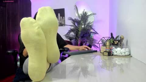 Snapshot of amaia_bushida chatting on September 17, 2:02 am anny online show from September 17, 2:02 am