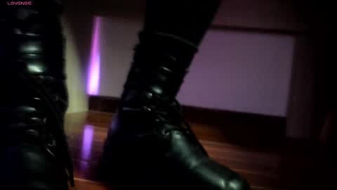 Snapshot of amaia_bushida chatting on September 28, 2:39 am anny online show from September 28, 2:39 am