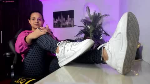 Snapshot of amaia_bushida chatting on October 2, 2:18 am anny online show from October 2, 2:18 am