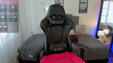 Hi Im AmaiaHelp me reach 100 likes online show from September 13, 8:30 pm