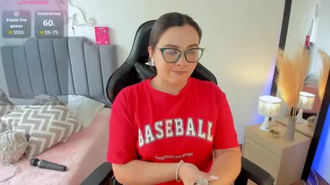 Hi Im AmaiaHelp me reach 100 likes online show from April 7, 7:03 pm