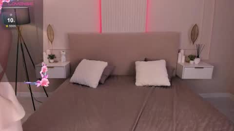 Amalia online show from February 12, 5:47 am