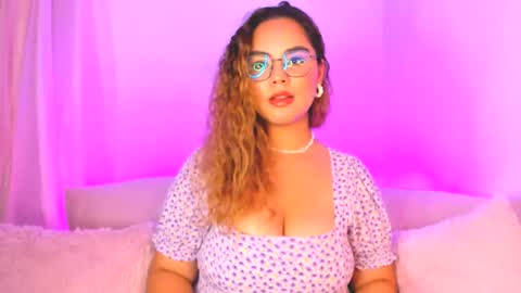 Snapshot of amalia_bennet chatting on March 6, 9:53 pm amalia bennet online show from March 6, 9:53 pm