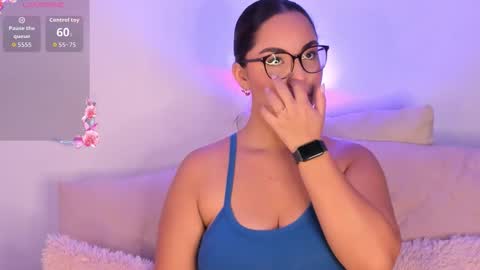 Snapshot of amalia_bennet chatting on February 13, 11:28 am amalia bennet online show from February 13, 11:28 am