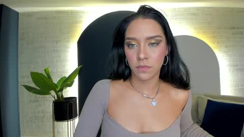 Amalia cruss online show from April 10, 8:13 pm