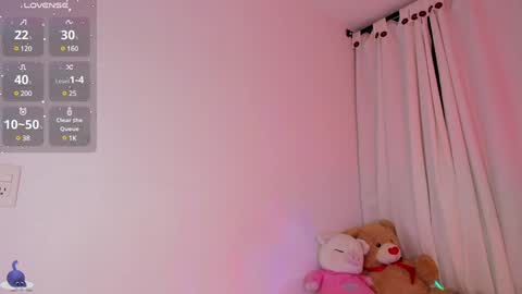 Amalia    real MIA  online show from February 3, 8:57 am