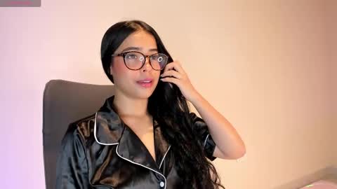 Amalia    real MIA  online show from April 15, 1:12 am
