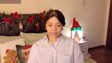 Snapshot of amand1_sweet chatting on December 20, 12:45 pm online show from December 20, 12:45 pm