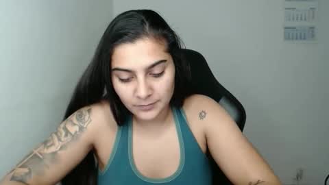 Snapshot of amanda5star chatting on November 25, 5:13 pm The queen of the biceps online show from November 25, 5:13 pm