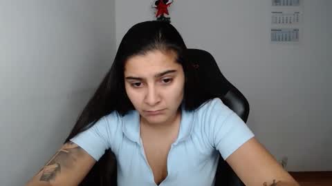 Snapshot of amanda5star chatting on December 22, 6:49 pm The queen of the biceps online show from December 22, 6:49 pm