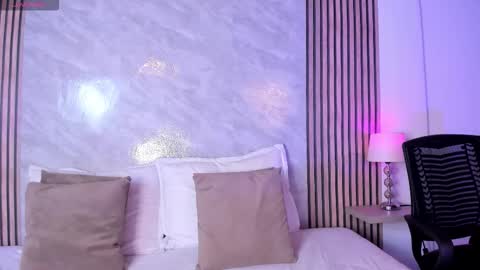 Luisa online show from March 24, 2:27 am