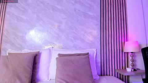 Luisa online show from April 5, 3:04 am