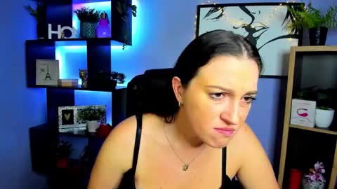 Amanda online show from December 18, 2:34 pm