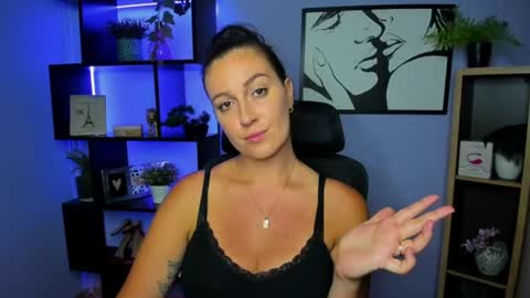 Snapshot of amanda_burn chatting on July 14, 1:39 pm Amanda online show from July 14, 1:39 pm