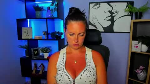 Snapshot of amanda_burn chatting on July 28, 4:39 pm Amanda online show from July 28, 4:39 pm
