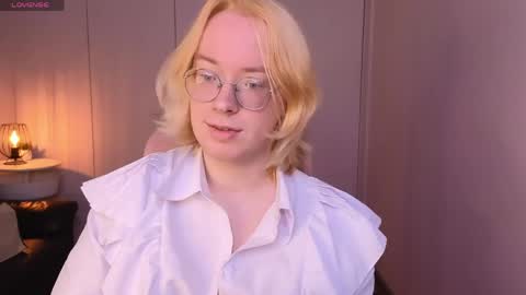 Snapshot of amanda_butlerr chatting on May 29, 2:04 pm Hi im Amanda online show from May 29, 2:04 pm