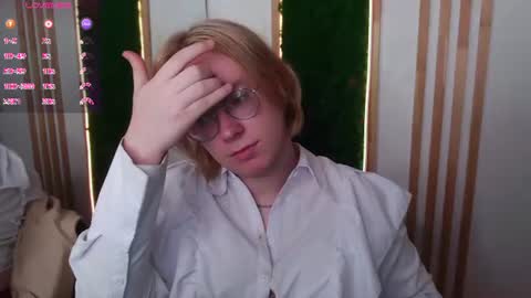 Snapshot of amanda_butlerr chatting on June 27, 11:59 am Hi im Amanda online show from June 27, 11:59 am