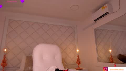 Snapshot of amanda_colin chatting on October 31, 10:33 pm Amanda online show from October 31, 10:33 pm