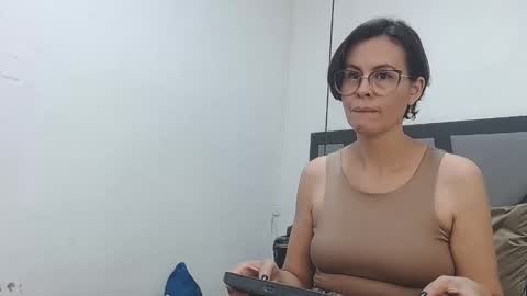 amanda_ramirez online show from April 7, 9:48 pm