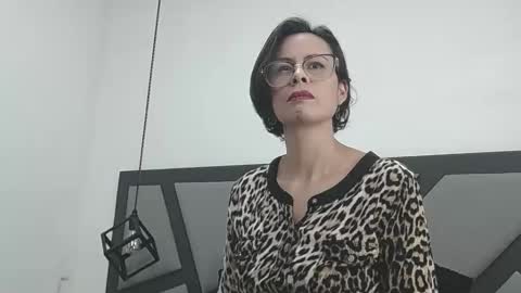 amanda_ramirez online show from April 24, 10:01 pm