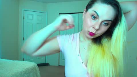 Snapshot of amandainbloom chatting on February 24, 6:16 am Amanda online show from February 24, 6:16 am