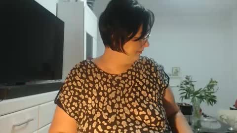 Snapshot of amandamuller1982 chatting on May 23, 8:13 pm Anda online show from May 23, 8:13 pm